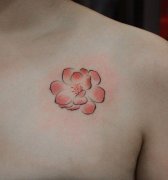 女孩子胸部好看花卉纹身图案