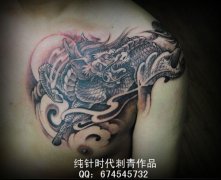 胸部帅气的黑白麒麟纹身图案