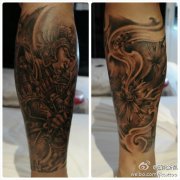 腿部一款韦驮菩萨与昙花纹身图案