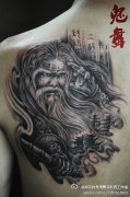 男生肩背帅气的姜子牙纹身图案