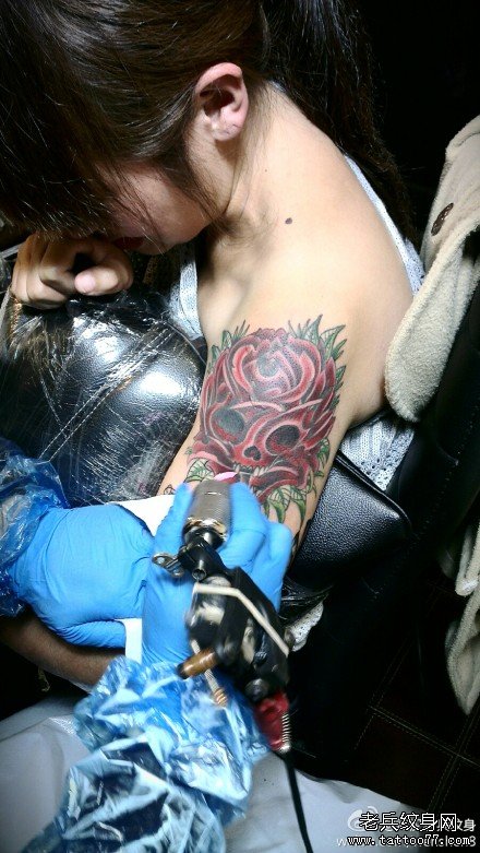 2012年12月5日兵哥制作大臂school tattoo玫瑰图案