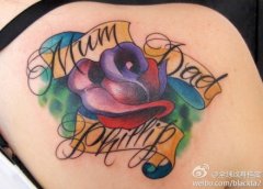 女孩子肩背好看时尚的玫瑰花纹身图案