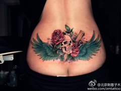 美女腰部精美流行的骷髅翅膀纹身图案