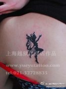 女生腹部流行时尚的图腾小精灵纹身图案