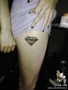 流行精美的女生腿部钻石纹身图案