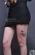 美女大腿性感狐狸纹身图案作品由武汉老兵纹身店疯子制作
