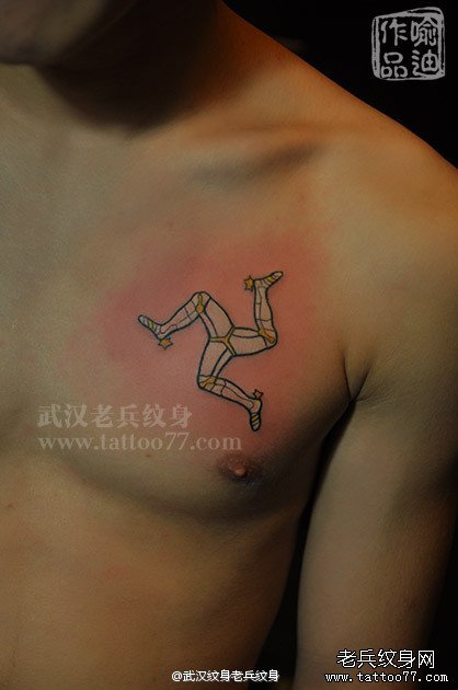 胸口标志纹身图案作品由武汉老兵纹身店出品