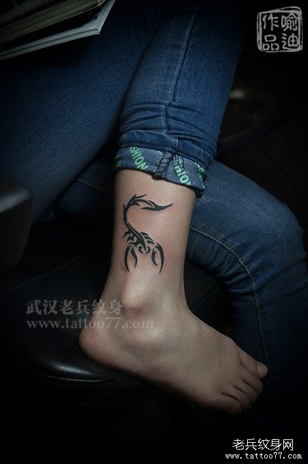 为一位超喜欢蝎子的美女制作的脚踝图腾蝎子纹身作品