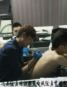 河南纹身学员喻斌纹身实操中由武汉专业学纹身学校提供