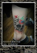 女生腿部经典时尚的骷髅纹身图案