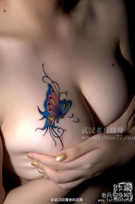 性感美女胸部蝴蝶纹身图案作品及象征意义
