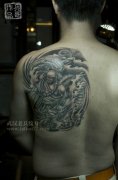武汉纹身店制作的后背降龙罗汉纹身作品及意义