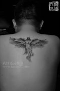 后背天使翅膀纹身图案作品及意义