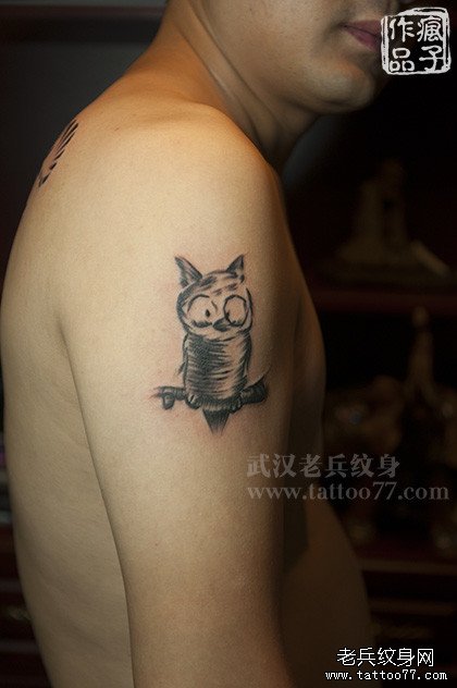 武汉专业纹身店纹身师疯子打造的大臂膀猫头鹰纹身作品及讲究
