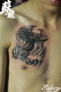 男人前胸帅气经典的黑灰麒麟纹身图案