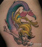 一款漂亮流行的美人鱼纹身图案