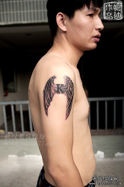 为来自上海的顾客打造的恶魔天使翅膀纹身图案作品