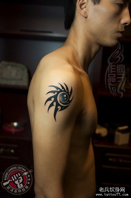 武汉老兵纹身店纹身师打造的情侣图腾太阳纹身作品