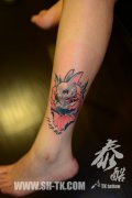 女生腿部潮流可爱小兔子纹身图案