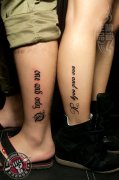 最好的纹身店打造的两款小腿部字母纹身作品