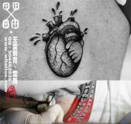 时尚潮流的一款图腾心脏纹身图案