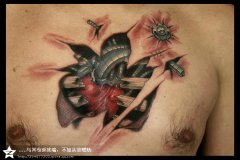 推荐一款胸口撕皮心脏纹身作品