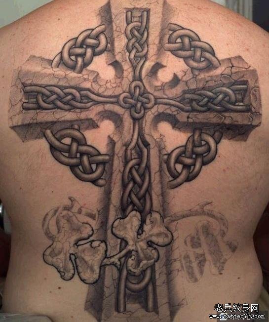 满背的石雕十字架纹身图案分享