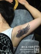 女生腋下一款翅膀纹身图案