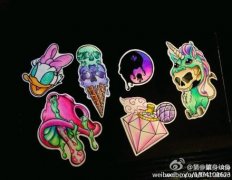 一组小巧精美的钻石冰激凌纹身手稿