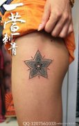 美女腿部小巧精美的五角星纹身图案