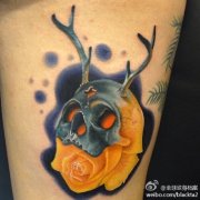 一款精美漂亮的骷髅玫瑰花纹身图案