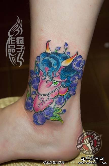 纹身师疯子打造的可爱萌马纹身作品遮盖旧图腾猫咪纹身图案