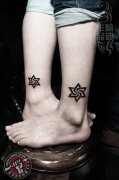 武汉老兵纹身店打造的脚踝情侣图腾纹身作品