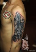 武汉老兵纹身店疯子打造的大臂死神纹身作品遮盖蝎子纹身图案