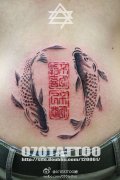腹部上一款个性水墨鱼纹身图案