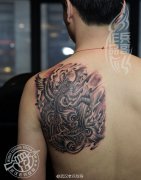 中国古代传说中的百鸟之王凤凰纹身作品及意义