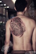 武汉专业纹身店兵哥打造的后背天使翅膀纹身作品