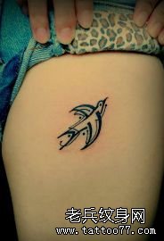 腿部燕子tattoo图案由武汉纹身网推荐