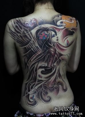 一款满背美女tattoo图案由武汉最时尚的纹身店推荐