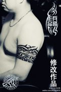 大臂图腾臂环纹身作品由纹身师兵哥打造