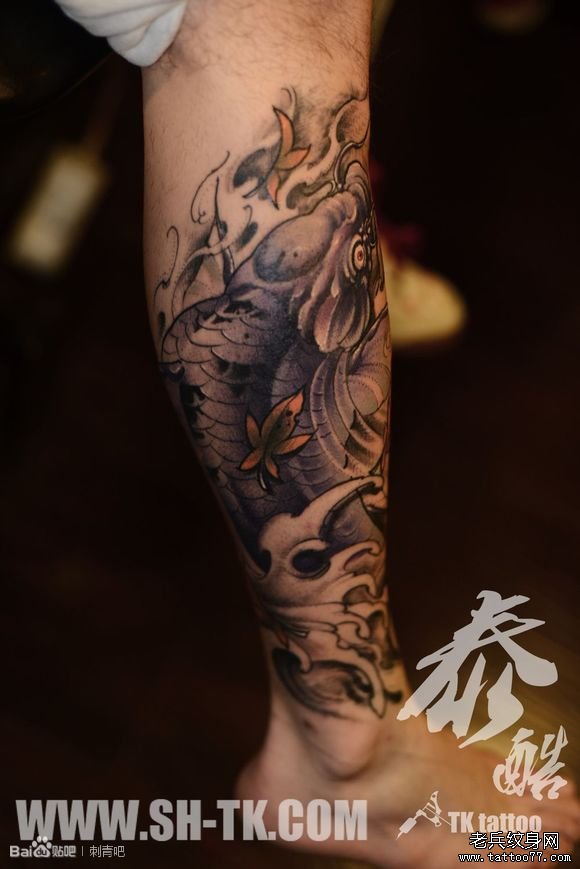 男人腿部紫鱼（3）纹身图案