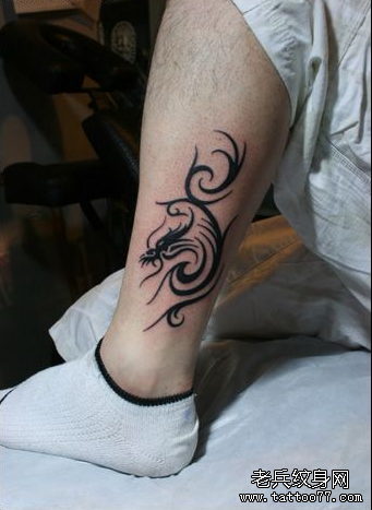 一款脚踝图腾马tattoo图案由武汉最好的纹身网推荐
