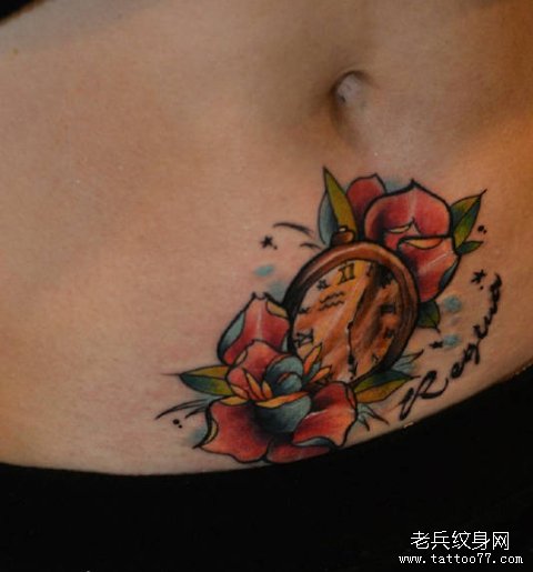 武汉纹身店推荐一款女性腹部彩色花纹身图案