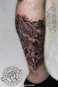 武汉老兵纹身店兵哥打造的小腿天使翅膀纹身作品及意义