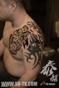 男人胳膊半胛图腾（1）纹身图案