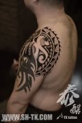 男人胳膊半胛图腾（2）纹身图案