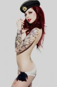 tattoogirl手臂黑白纹身图案由武汉刺青网推荐
