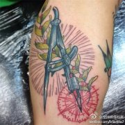 手臂圆规纹身图案由武汉纹身店推荐