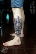 武汉老兵纹身店纹身师打造的小腿欧美恶魔纹身作品