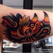 武汉纹身店推荐一款手臂school犀牛纹身图案